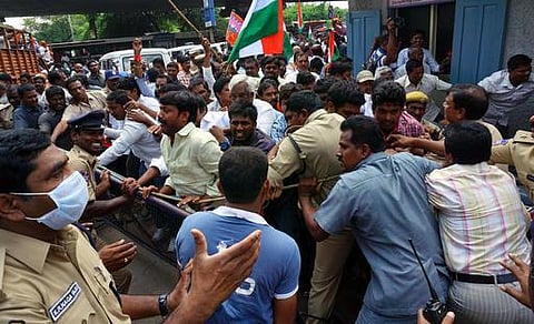 தெலங்கானா போராட்டம்: மாணவர்கள் மீதான 690 வழக்குகள் ரத்து