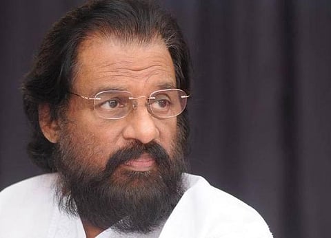 பெண்கள் ஜீன்ஸ் அணிவது இந்திய கலாச்சார சீர்கேடா?- ஜேசுதாஸ் பேச்சால் சர்ச்சை