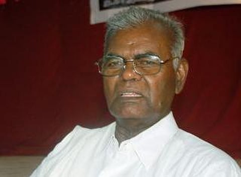மதுக்கடைகளை மூடிவிட்டு டாஸ்மாக் பணியாளர்களுக்கு மாற்றுப்பணி வழங்க வேண்டும்: ஆர்.நல்லகண்ணு வலியுறுத்தல்