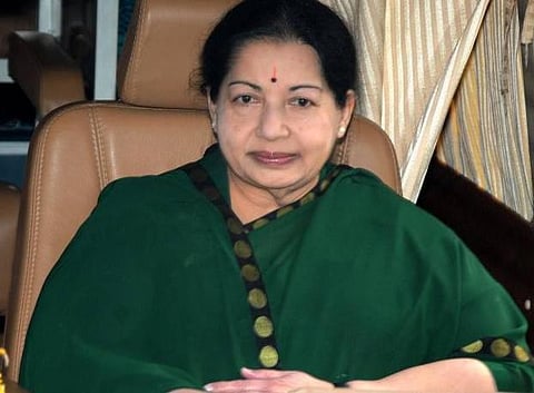 சிறையில் ஜெ. நலமுடன் இருப்பதாக டிஐஜி கூறுவது ஏன்?- ஜாமீன் கிடைப்பதை கெடுக்கும் முயற்சி என கர்நாடக அரசிடம் அதிமுகவினர் புகார்