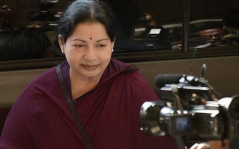 ஜெயலலிதா ஜாமீன் மனுவை விசாரிக்க உச்ச நீதிமன்ற நீதிபதிகள் தயங்கியது ஏன்?