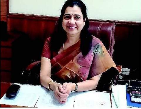 அர்ச்சனா விவகாரம்: சஸ்பெண்ட் செய்யப்பட்ட அதிகாரியை வேறு பணியில் எப்படி அமர்த்த முடியும்? - உச்ச நீதிமன்றம் கேள்வி