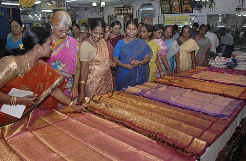 கோ-ஆப் டெக்ஸ் வரலாற்றில் முதன் முறையாக ரூ. 301 கோடிக்கு ஜவுளி விற்று சாதனை: கோ-ஆப் டெக்ஸ் மேலாண்மை இயக்குநர் தகவல்