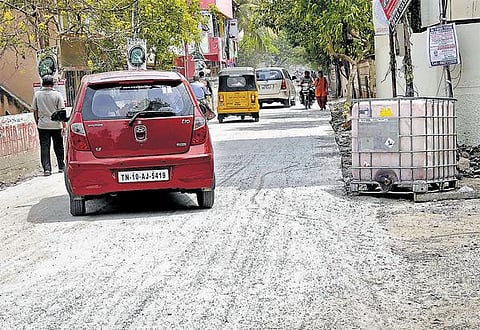 சிமென்ட் சாலைகளால் ஆபத்து: நிலத்தடி நீர் ஆதாரம் குறைவதாக அதிர்ச்சி தகவல்