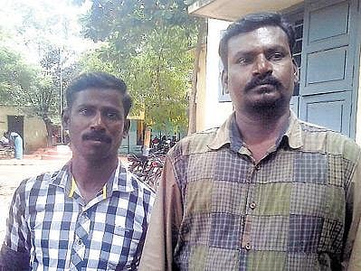 குப்பைத் தொட்டியில் நாட்டு வெடிகுண்டுகள்: ரவுடி வரிச்சியூர் செல்வத்தின் சகோதரர் உட்பட இருவர் நீதிமன்றத்தில் சரண்