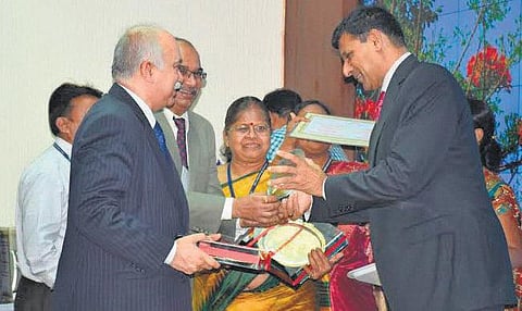 ரிசர்வ் வங்கி போட்டி: சென்ட்ரல் வங்கி முதல் பரிசு