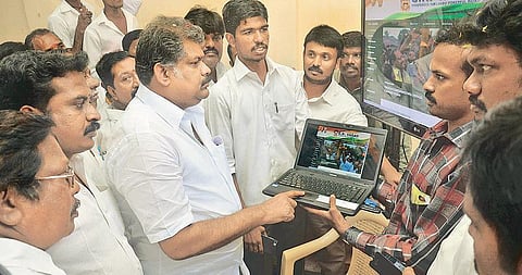 கூட்டு முயற்சியால் மீனவர்கள் விடுதலை: தனியாக யாரும் உரிமைகொண்டாட முடியாது - ஜி.கே.வாசன் பேட்டி