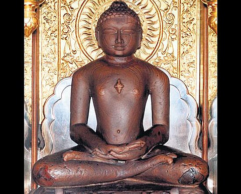 அரண்மனைப் பணிப் பெண்