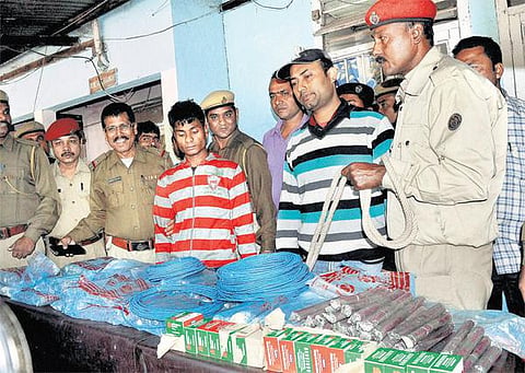 அசாமில் ஆயுதக் குவியல் கண்டுபிடிப்பு: பிரதமர் பயணத்துக்கு கூடுதல் பாதுகாப்பு