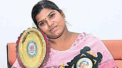 வாள்வீச்சில் பதக்கம் அள்ளும் ஹேமா