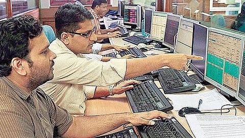 பங்குச் சந்தையில் 339 புள்ளிகள் சரிவு