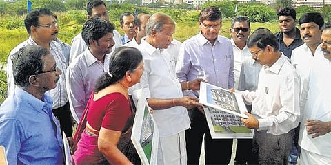 அரசு நில ஆக்கிரமிப்புகளை அகற்றுவதில் அதிகாரிகள் பின்வாங்கக் கூடாது: அமைச்சர் ப.மோகன் அறிவுறுத்தல்