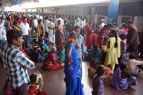 பயணிகள் ரயில் கட்டணம் உயருகிறது: அடுத்த ஆண்டு பட்ஜெட்டில் அறிவிக்க திட்டம்