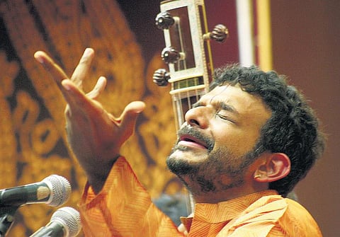 காட்சியோடு இயைந்த கானம்