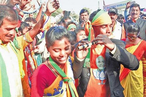 ஜார்க்கண்டில் பாஜக ஆட்சி; காஷ்மீரில் கூட்டணி ஆட்சிக்கு பாஜக, மக்கள் ஜனநாயக கட்சி முயற்சி
