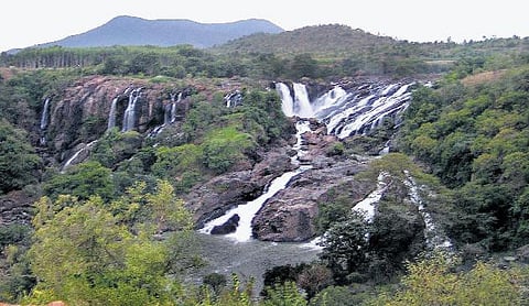 காவிரியில் புதிய அணை கட்டுவதை தமிழக அரசு எதிர்ப்பது சட்டவிரோதம் - கர்நாடக முதல்வர் சித்தராமையா கருத்து