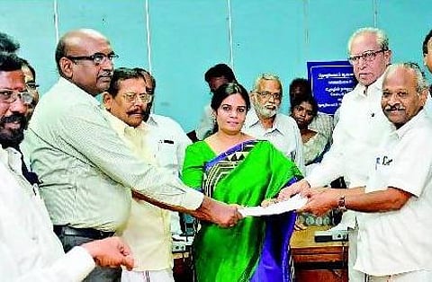 சமரச ஆவணங்களில் தொழிற்சங்கம் கையெழுத்து: பஸ் தொழிலாளர் வேலை நிறுத்த வாபஸால் பஸ்கள் இயக்கம்