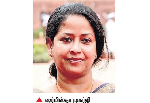 டெல்லி சட்டசபைத் தேர்தலில் காங்கிரஸ் சார்பில் பிரணாப் முகர்ஜியின் மகள் போட்டி