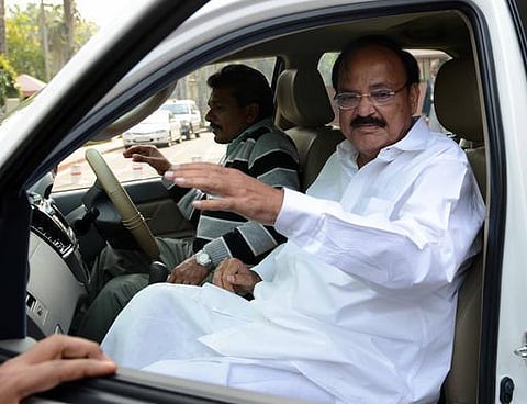 இலங்கையில் 13-வது சட்டத் திருத்தம் அமல்படுத்தப்பட வேண்டும்: இந்தியாவின் நிலையில் மாற்றமில்லை- மத்திய அமைச்சர் வெங்கய்ய நாயுடு பேட்டி
