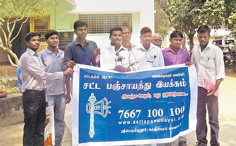 பணி செய்யும் கிராமத்திலேயே கிராம நிர்வாக அலுவலர்கள் தங்க வேண்டும்: உயர்நீதிமன்ற உத்தரவை அமல்படுத்தக் கோரிக்கை