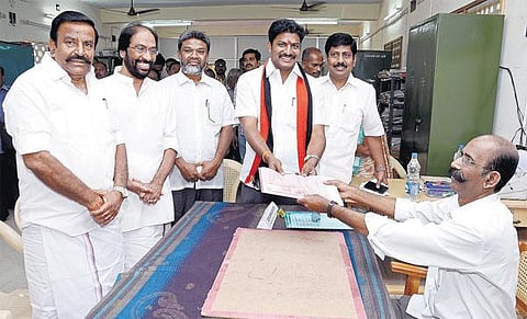 ஸ்ரீரங்கம் சட்டப்பேரவைத் தொகுதி இடைத்தேர்தல்: திமுக வேட்பாளர் ஆனந்த் மனு தாக்கல்