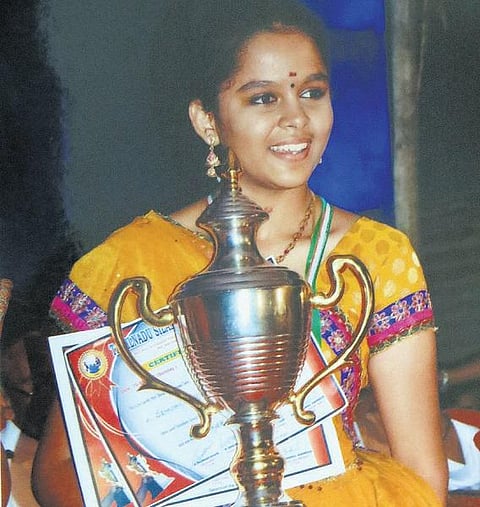 சொல்லி அடிக்கும் சங்கீதா...