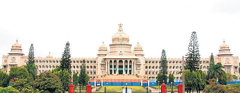 வலிமை மிகுந்த பேரரசுகளின் தாயகம்: கர்நாடகம்