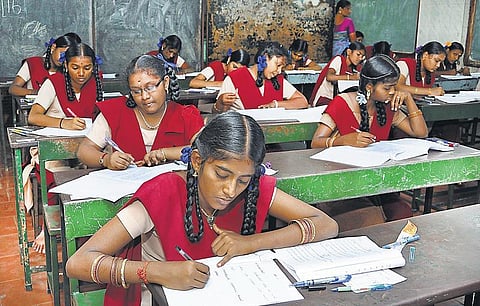தமிழ்த் தேர்வில் தாராள மதிப்பெண் பெற
