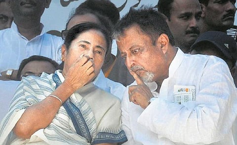 மம்தா பூமியில் மையம்கொள்ளும் அரசியல் புயல்!