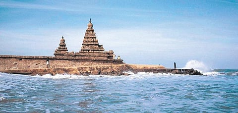 நிலமங்கை நாயகனின் நீராட்டம்