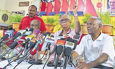 கவர்ச்சிகரமான வார்த்தைகளை உள்ளடக்கிய ரயில்வே பட்ஜெட்: குருதாஸ் தாஸ்குப்தா கருத்து