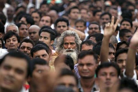 மக்கள்தொகை பதிவேடு விவரங்களை தரவேற்றுவதில் தொடரும் சிக்கல்: ஆதார் பதிவுக்காக அலைக்கழிக்கப்படும் மக்கள்
