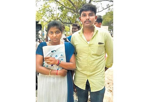 காதல் திருமணம் செய்த போலீஸ்காரர் மனைவியுடன் கமிஷனர் அலுவலகத்தில் மனு: உயிருக்கு ஆபத்து என புகார்