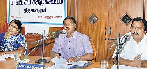 திருவள்ளூர் மாவட்ட திட்டக்குழு கூட்டம்: துறை அதிகாரிகளுடன் ஆட்சியர் ஆலோசனை