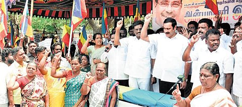 மேகேதாட்டு அணை திட்டத்தை எதிர்த்து அன்புமணி தலைமையில் சென்னையில் பாமக ஆர்ப்பாட்டம்