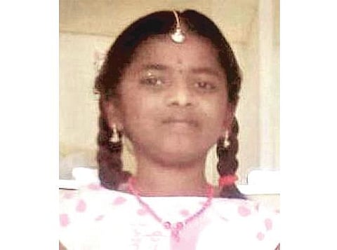 பெங்களூருவில் தமிழ் சிறுமியை அடக்கம் செய்ய எதிர்ப்பு: தமிழகம் கொண்டுவரப்பட்டது உடல்