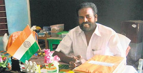 வீட்டுக்கு ஒரு பட்டதாரியை உருவாக்குவேன்- ஆரம்பப் பள்ளி தலைமை ஆசிரியரின் லட்சியப் பயணம்