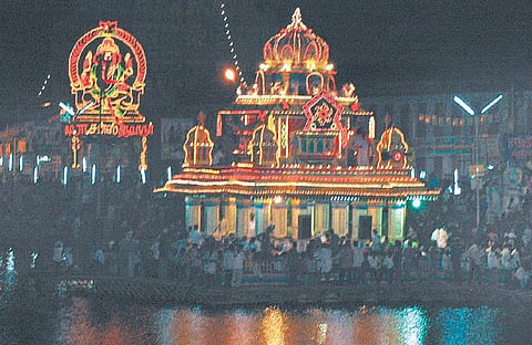 பாலையைப் பொலியவைக்கும் சித்திரை நிலவு