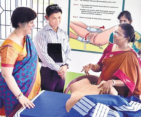 திருச்சி அரசு மருத்துவமனையில் சிங்கப்பூர் மருத்துவக் குழு ஆய்வு: தாய்-சேய் இறப்பு விகிதத்தைக் குறைக்க பயிற்சி