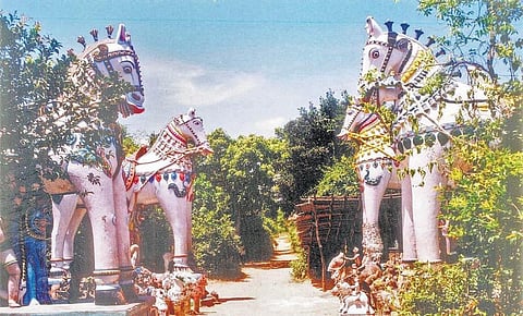 அழிவின் விளிம்பில் இயற்கையைப் போற்றிய கோயில் காடுகள்