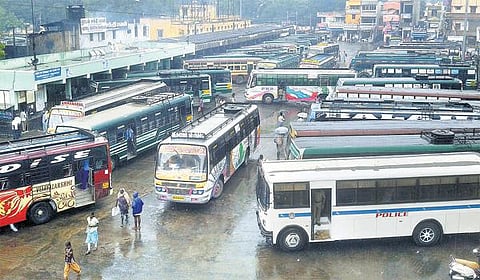 150-வது ஆண்டில் காஞ்சி நகராட்சி: இடநெருக்கடியில் பேருந்து நிலையம் - புதிய இடம் தேர்வு செய்வதில் சிக்கல்