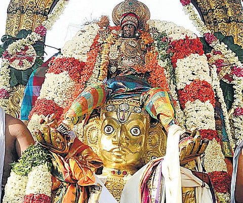 காஞ்சியில் கருட சேவை