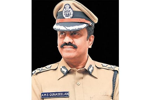 ஜெயலலிதா வழக்கில் பணியாற்றிய லஞ்ச ஒழிப்பு இயக்குநருக்கு 3-வது முறை பணி நீட்டிப்பு