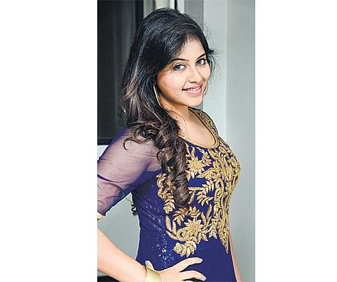 ஆடை மேடை: கடமை உணர்வாளர்