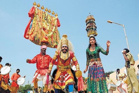 கிராமியக் கலைகளைக் காப்பாற்றுவோம்
