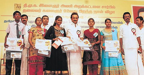 மாணவர் முன்னேற்றத்துக்கு ஆட்சி மாற்றம் வேண்டும்: சேலத்தில் மு.க.ஸ்டாலின் பேச்சு