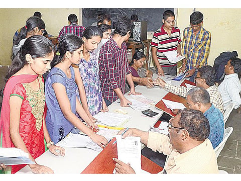 பிளஸ் 2-வுக்கு பிறகு: பொறியியல் கலந்தாய்வை எதிர்கொள்வது எப்படி?