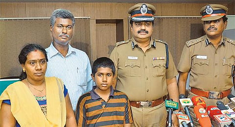 சென்னையில் ரூ.50 லட்சம் கேட்டு கடத்தப்பட்ட பள்ளி சிறுவன் மீட்பு: ஓய்வுபெற்ற டிஎஸ்பி மகன் கைது; 24 மணி நேரத்தில் போலீஸார் நடவடிக்கை