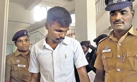 உயர் நீதிமன்றம் ஜாமீனை திரும்பப்பெற்றதால் பாலியல் வழக்கு குற்றவாளி மீண்டும் சிறையில் அடைப்பு: தண்டனை தொடர நீதிபதி உத்தரவு