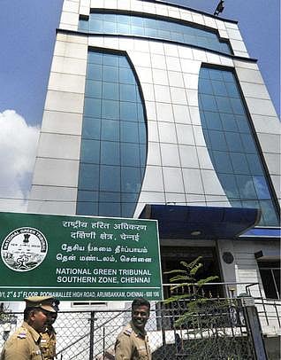 போரூர் ஏரியில் சாலை அமைக்கும் பணிக்கு பசுமைத் தீர்ப்பாயம் இடைக்காலத் தடை: பொதுப்பணித்துறை அறிக்கை அளிக்க உத்தரவு